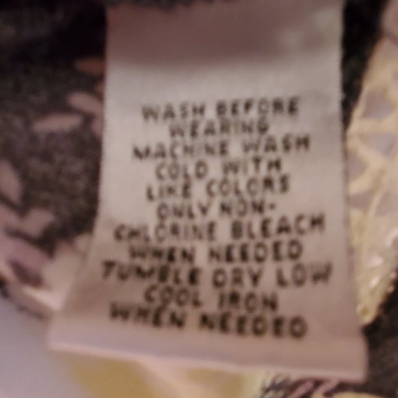 Hannah Tunic Top with Flowy Sleeves and Vibrant Flowers - Picture 7 of 7